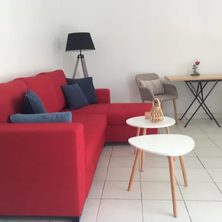 Type 2 Rez De Terrasse Jardinet Privatif * Six-Fours-les-Plages