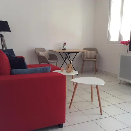 Type 2 Rez De Terrasse Jardinet Privatif Six-Fours-les-Plages